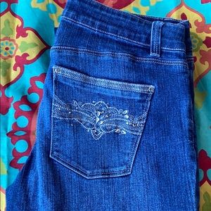 👖WHBM Embellished Bootcut Jeans👖
